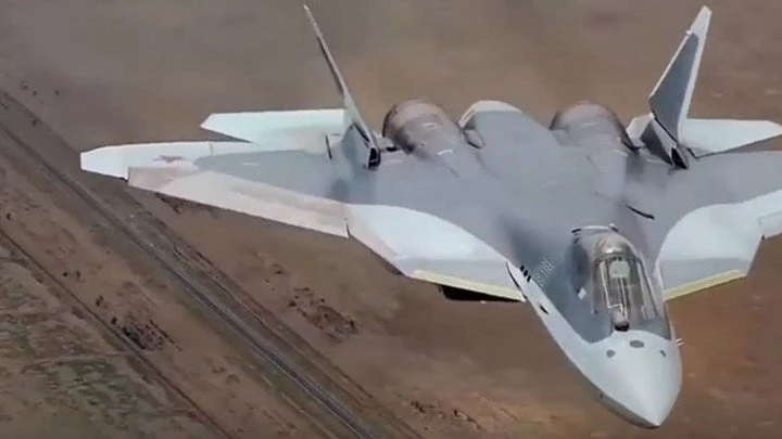 Προκαλεί δέος το νέο «υπερόπλο» του Πούτιν (βίντεο)